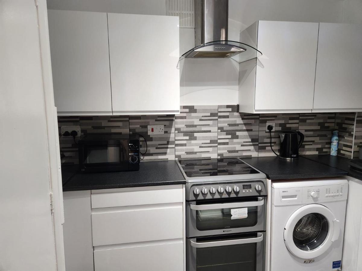 1 Bedroom Service Apartment With Netflix West Thurrock Exterior photo
